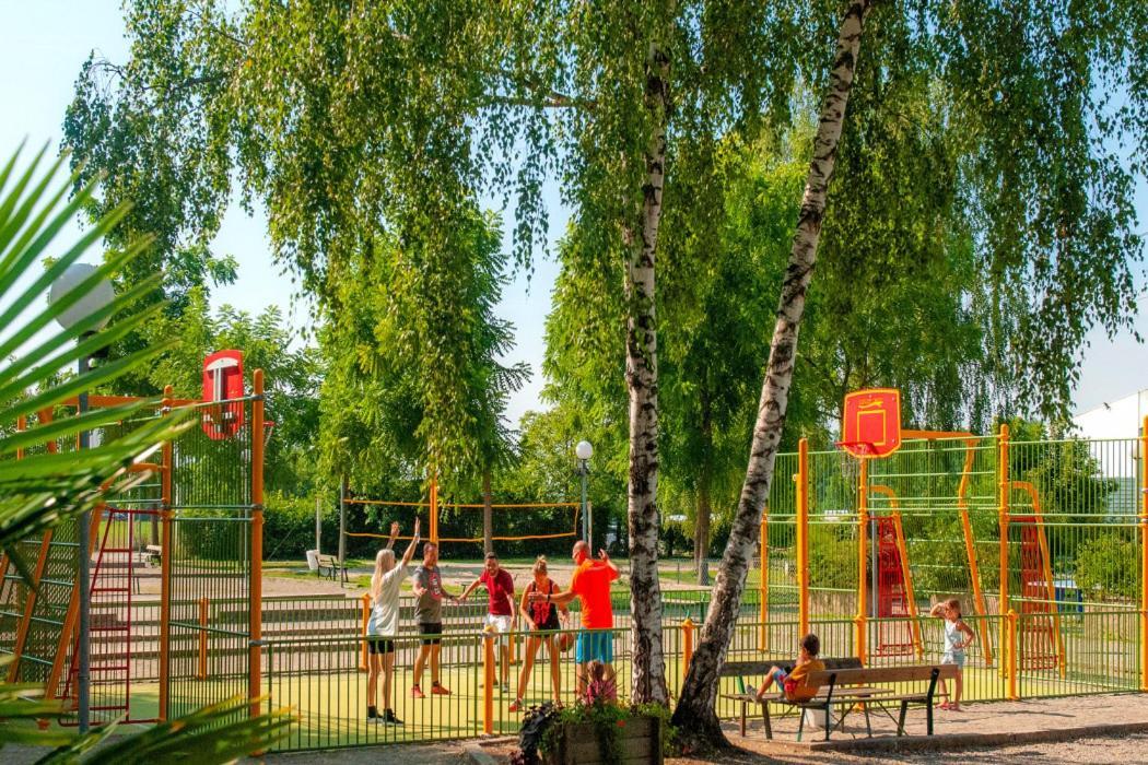 Mobil-Home Cosy 5 personnes camping le Ried - Europapark Boofzheim Bagian luar foto